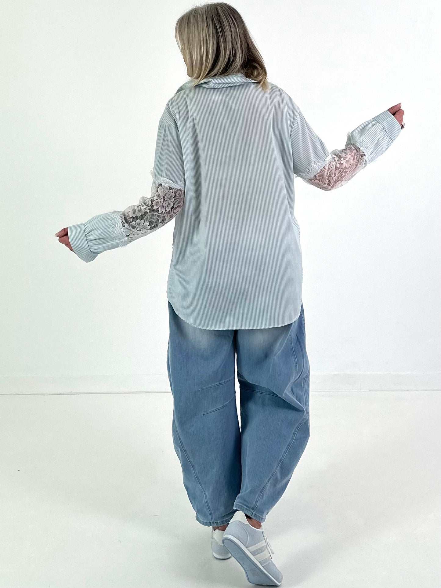 Blouse with lace inserts - mint