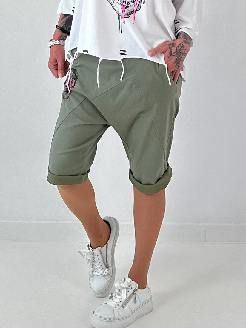 Kurze Baggy mit breiten Nähten -khaki