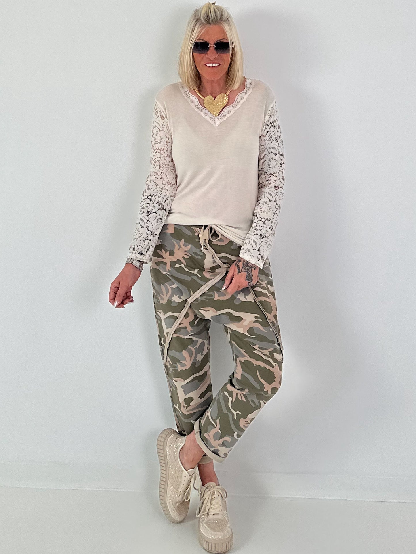 Shirt mit Spitzenarm - beige