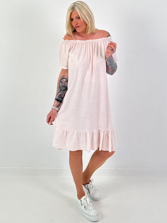 Dress with short sleeves and flounce - pink