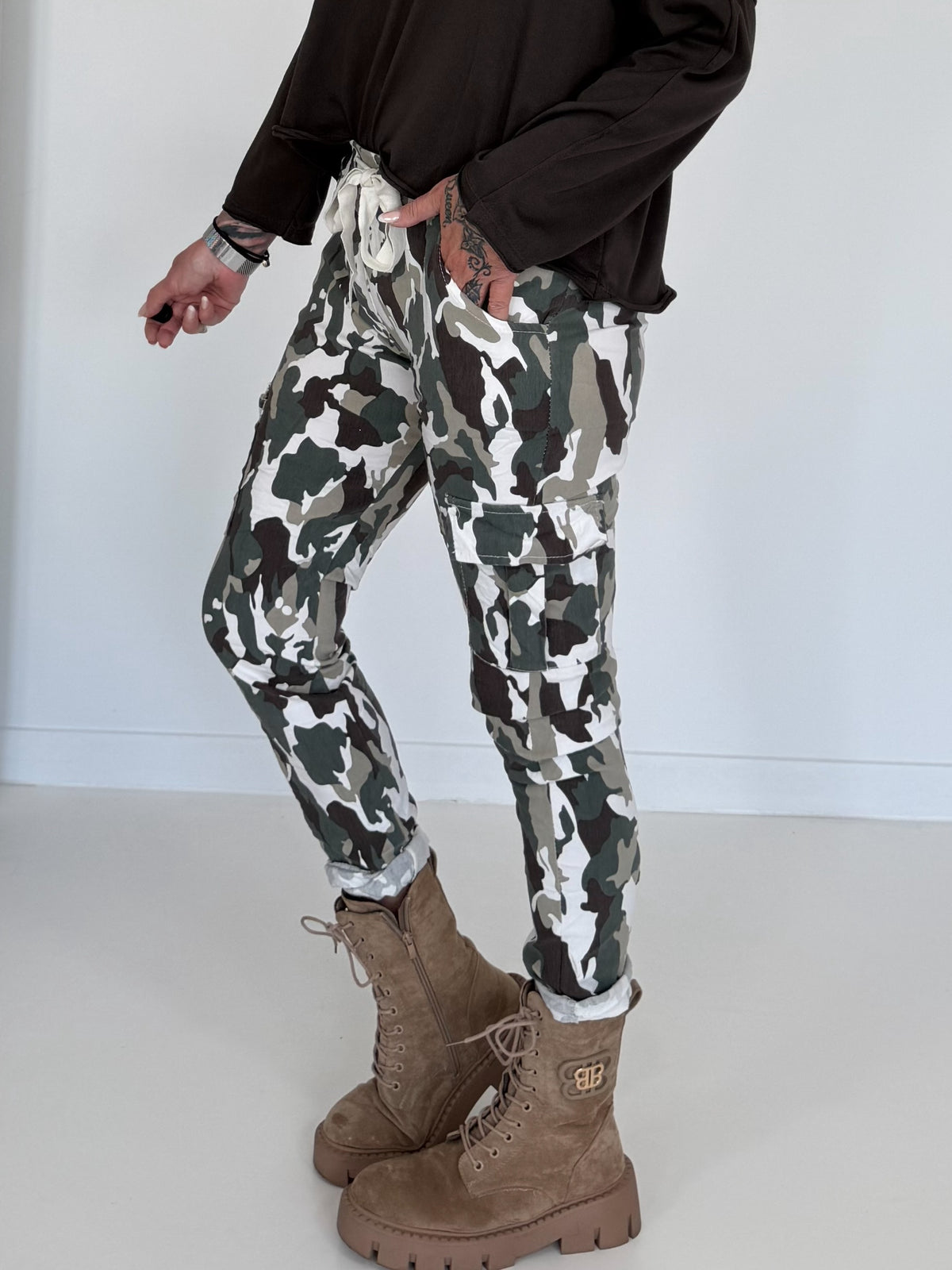 Cargo trousers with camouflage print - white-olive-multicoloured