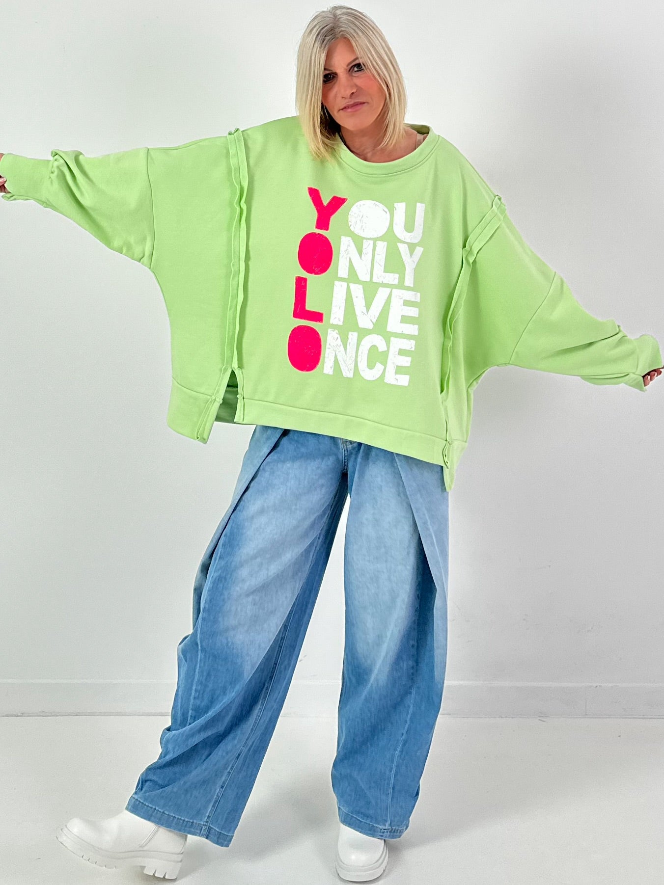 Sweatshirt Modell "YOLO" - grün