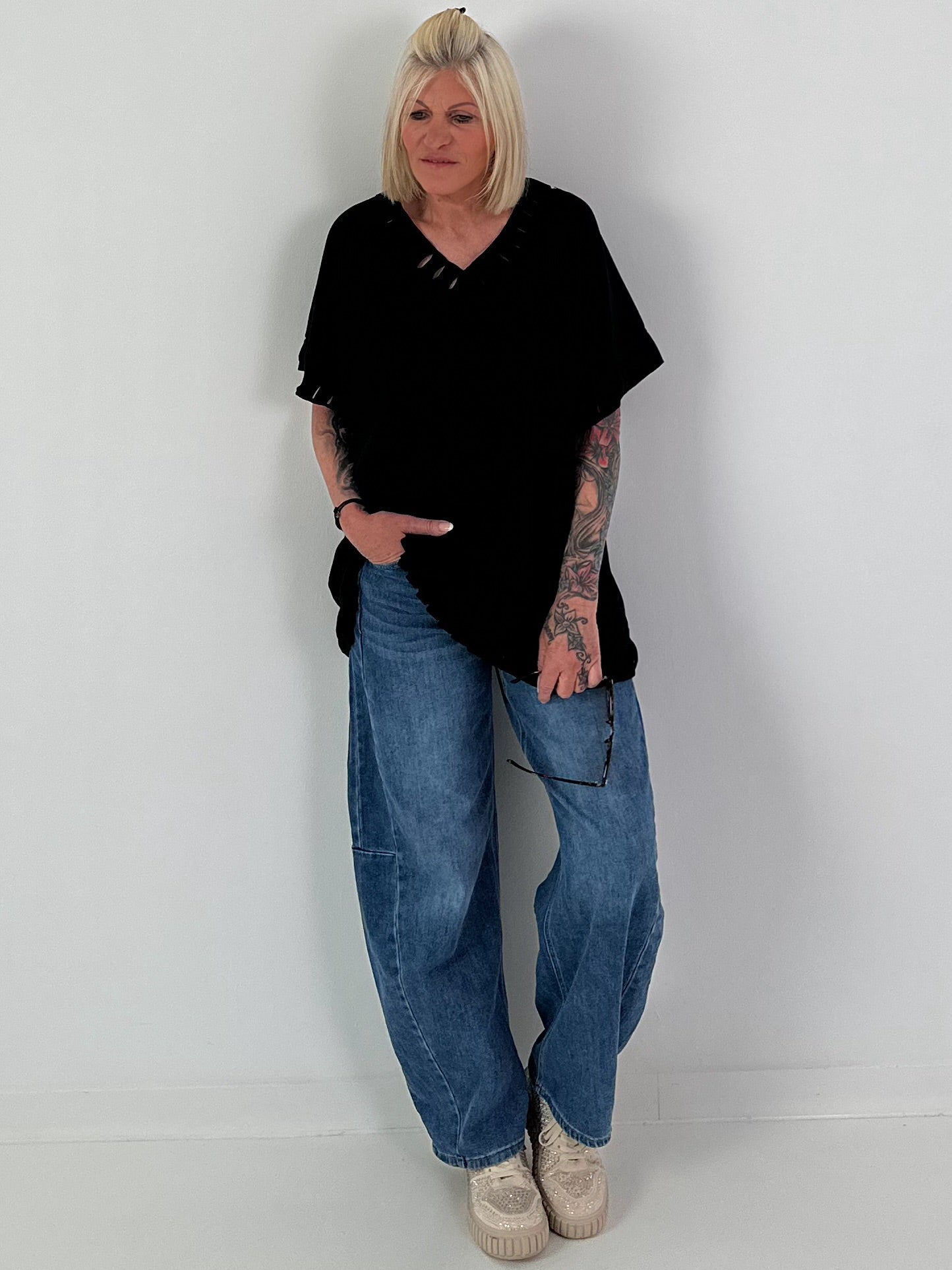 Cut-out shirt - black