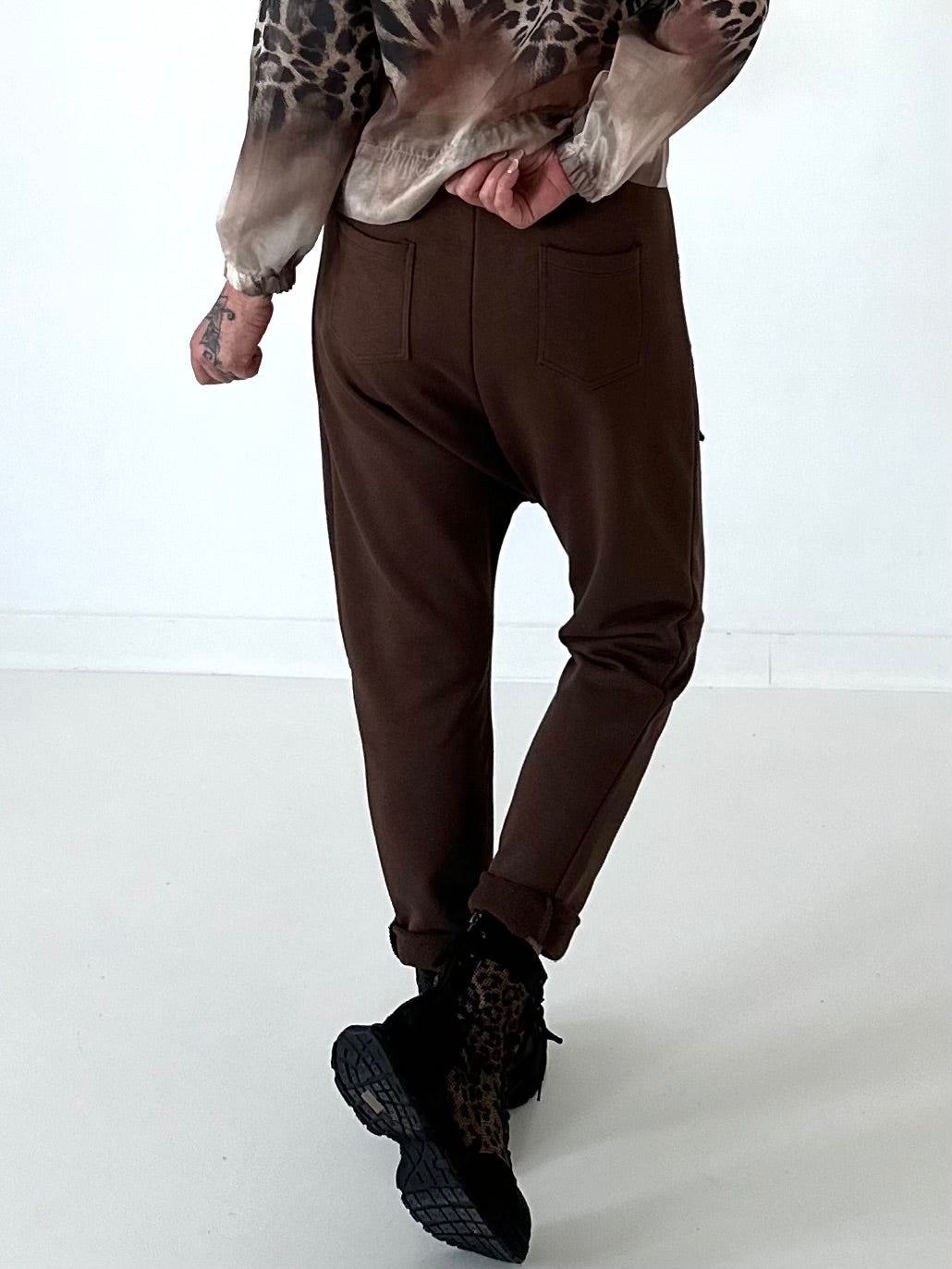 Baggy sweatshirt with patch pockets - mocha