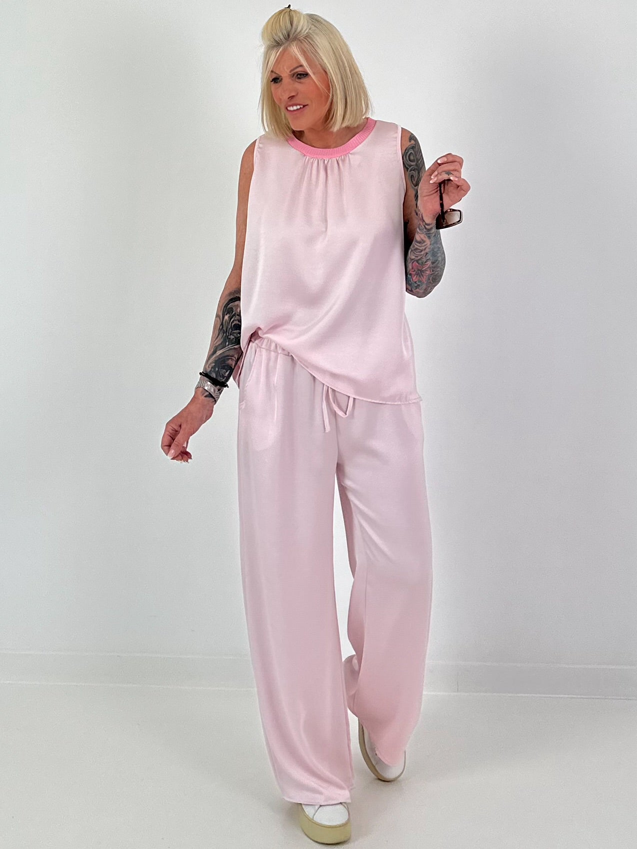 Two-piece set in a satin look - pink