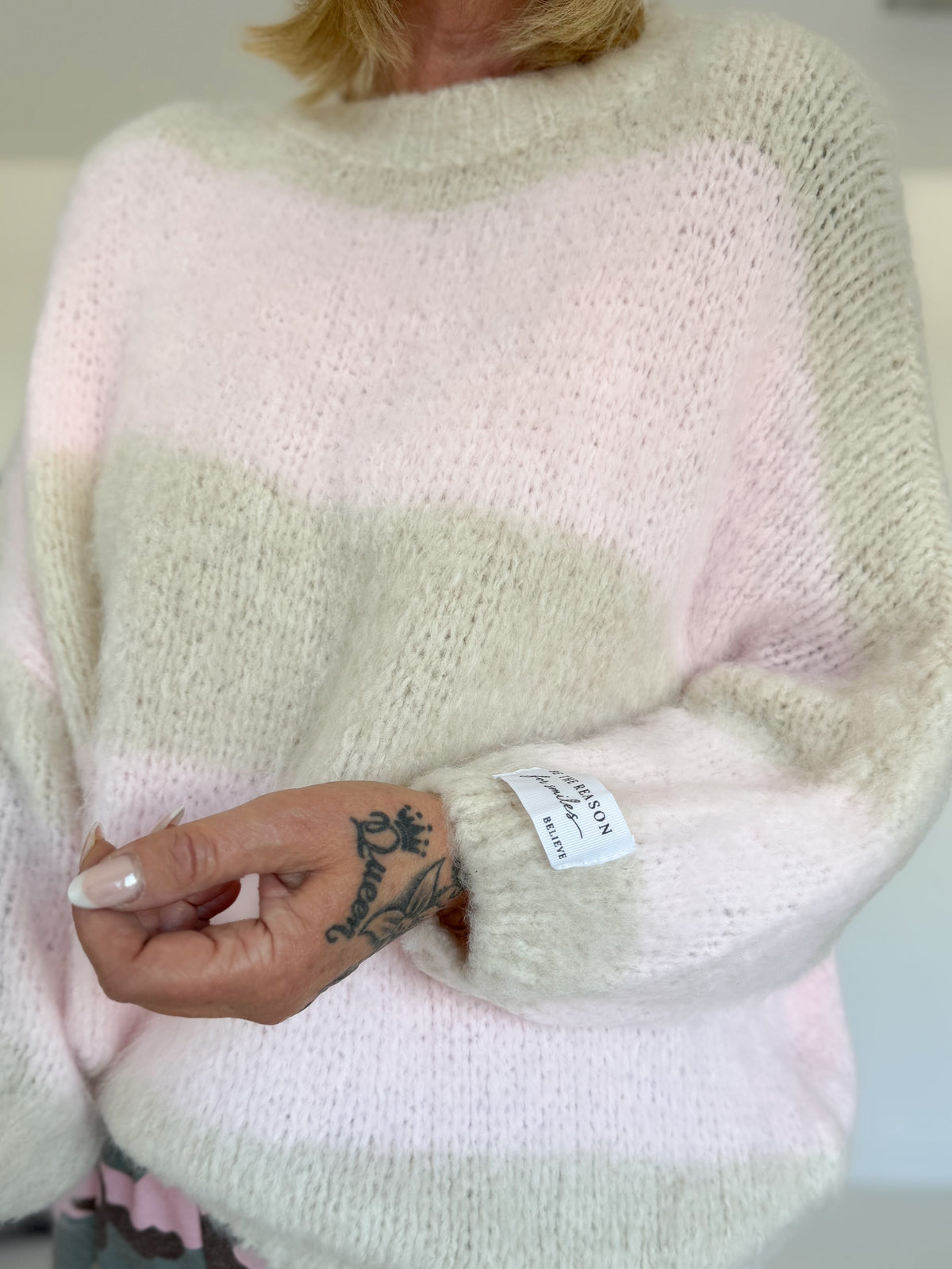 Cozy striped sweater - beige-rose