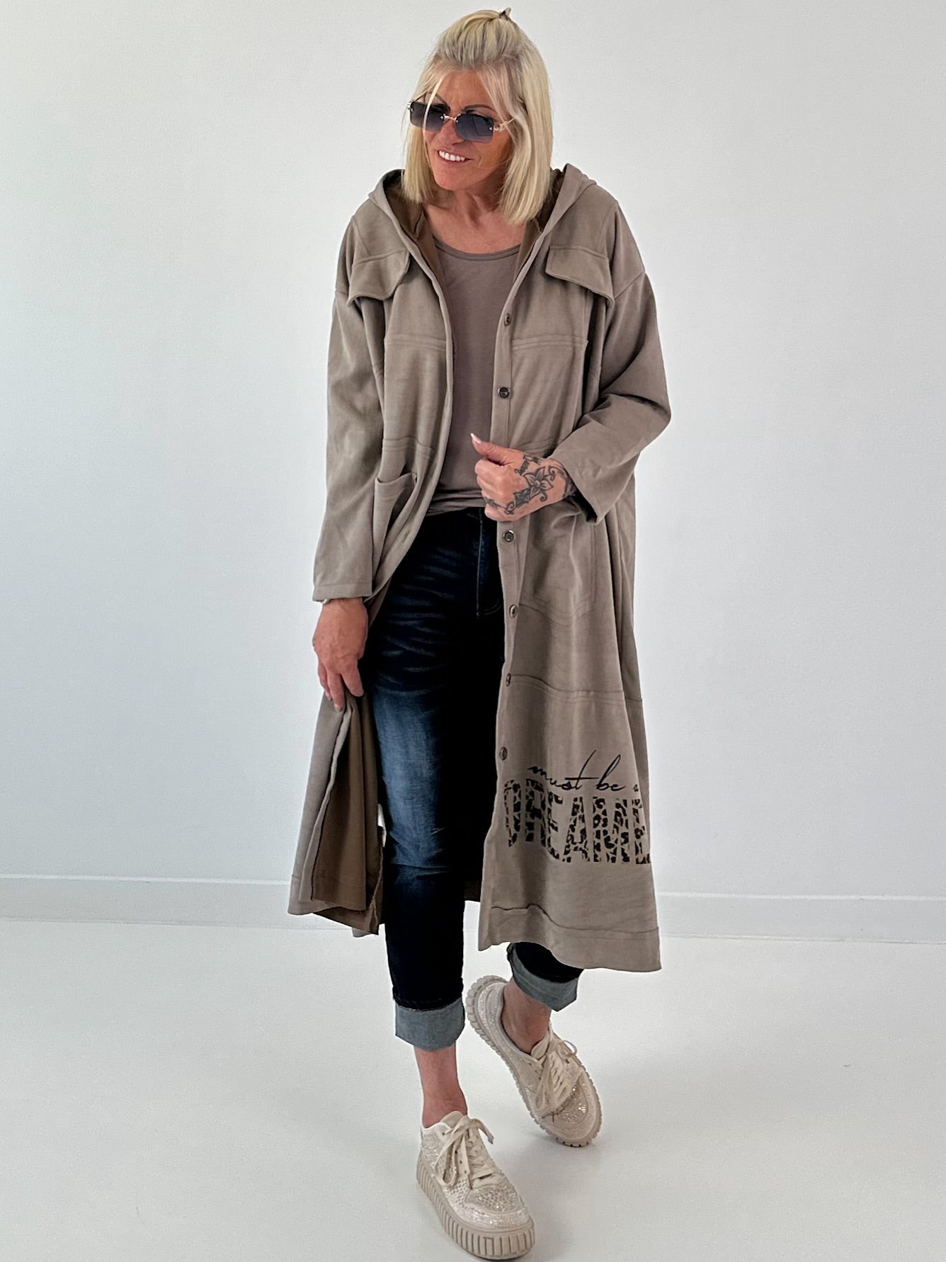 Mantel mit Kapuze und Print -taupe