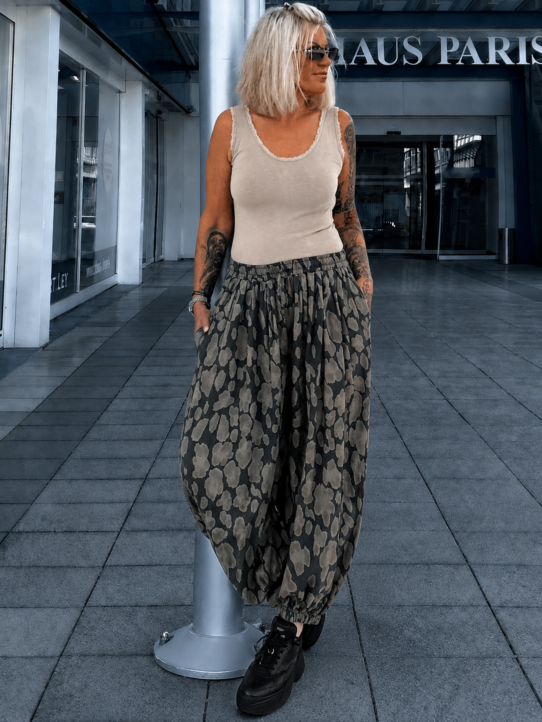 Ribbed top with frayed edges - beige