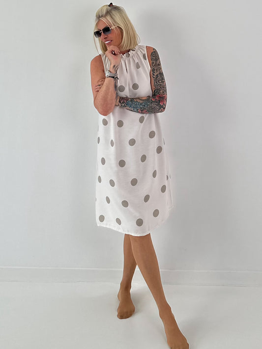 Tupfen Kleid mit Rüschenkragen - beige