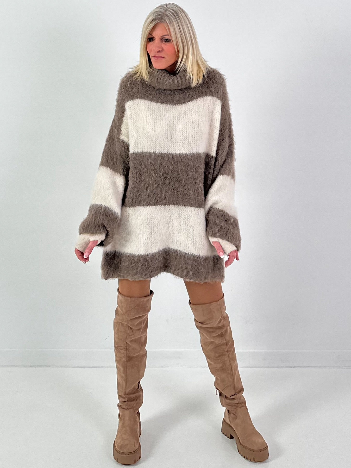 Lange trui/jurk model "Velvet Flow" - beige-taupe