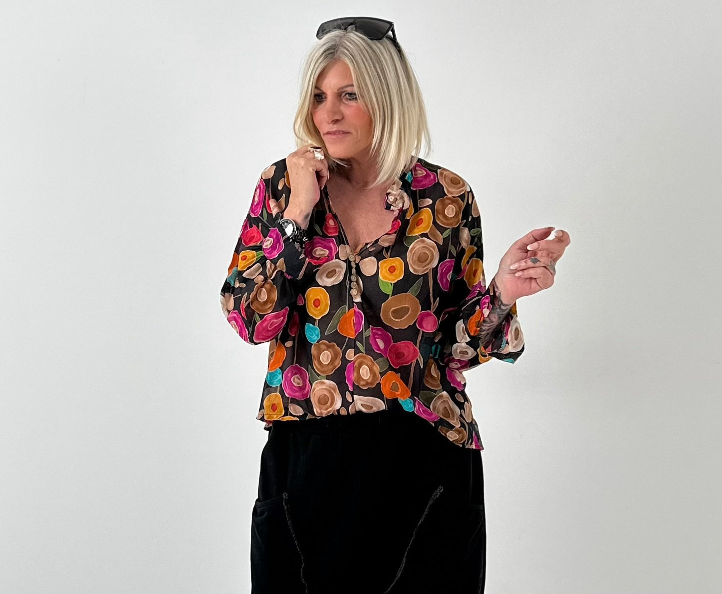 Tuniek model "Flower" - zwart-multicolor