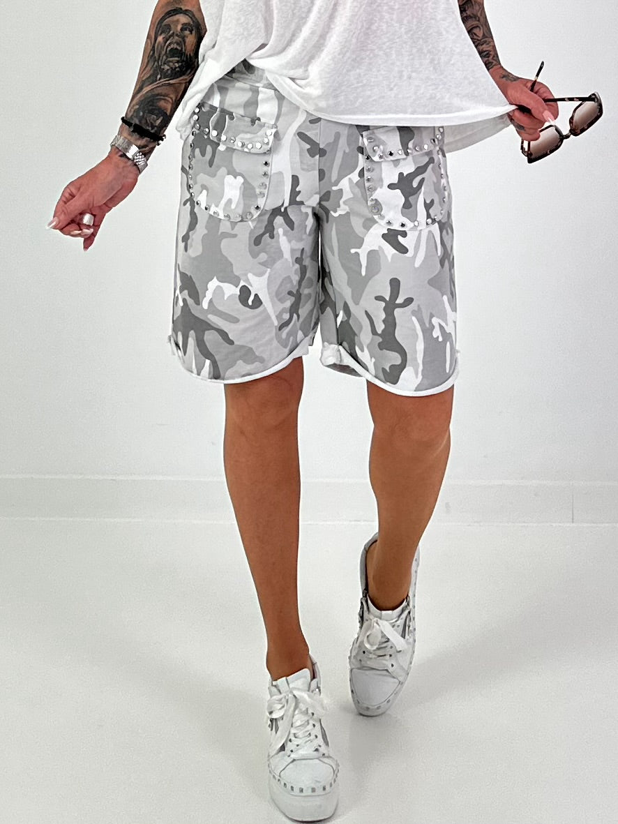 Sweat Short Camouflage mit Nieten - grau-mehrfarbig