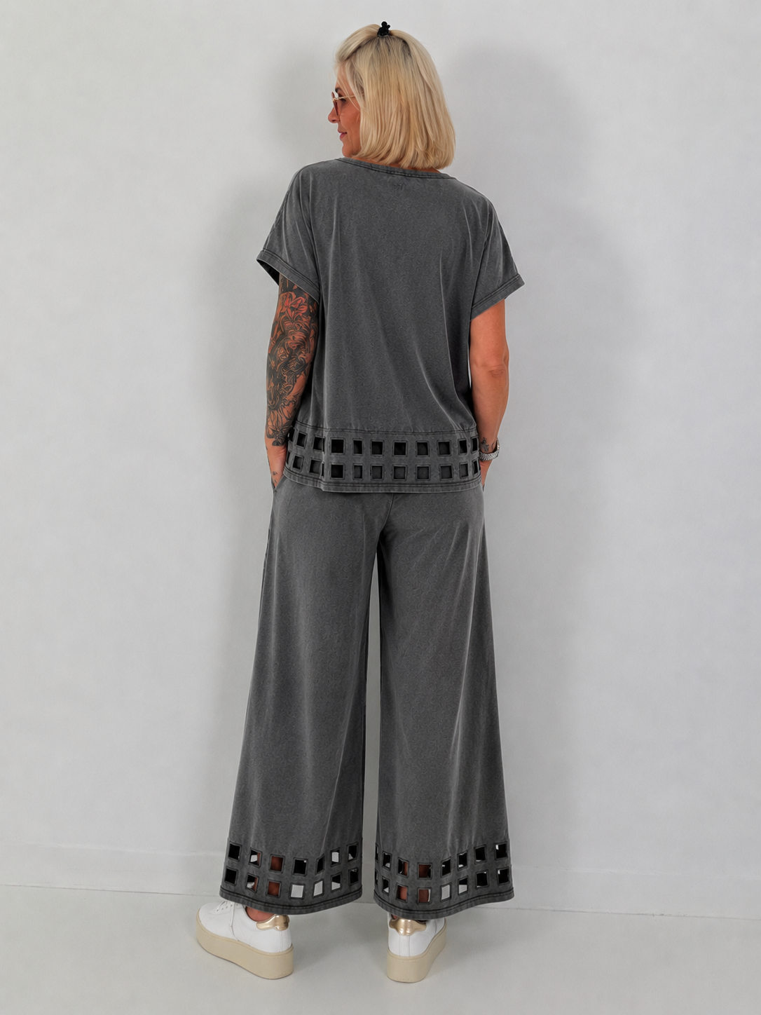 Ausgefallener Zweiteiler mit aufwendigen Cut Out Details - anthrazit