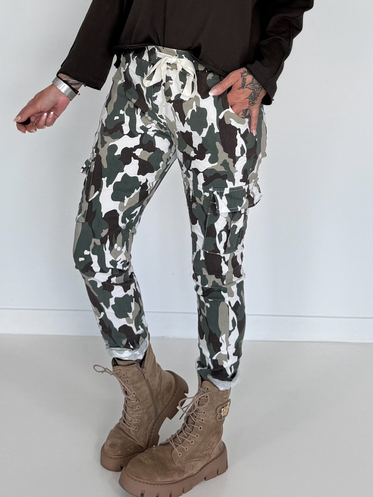 Cargo trousers with camouflage print - white-olive-multicoloured