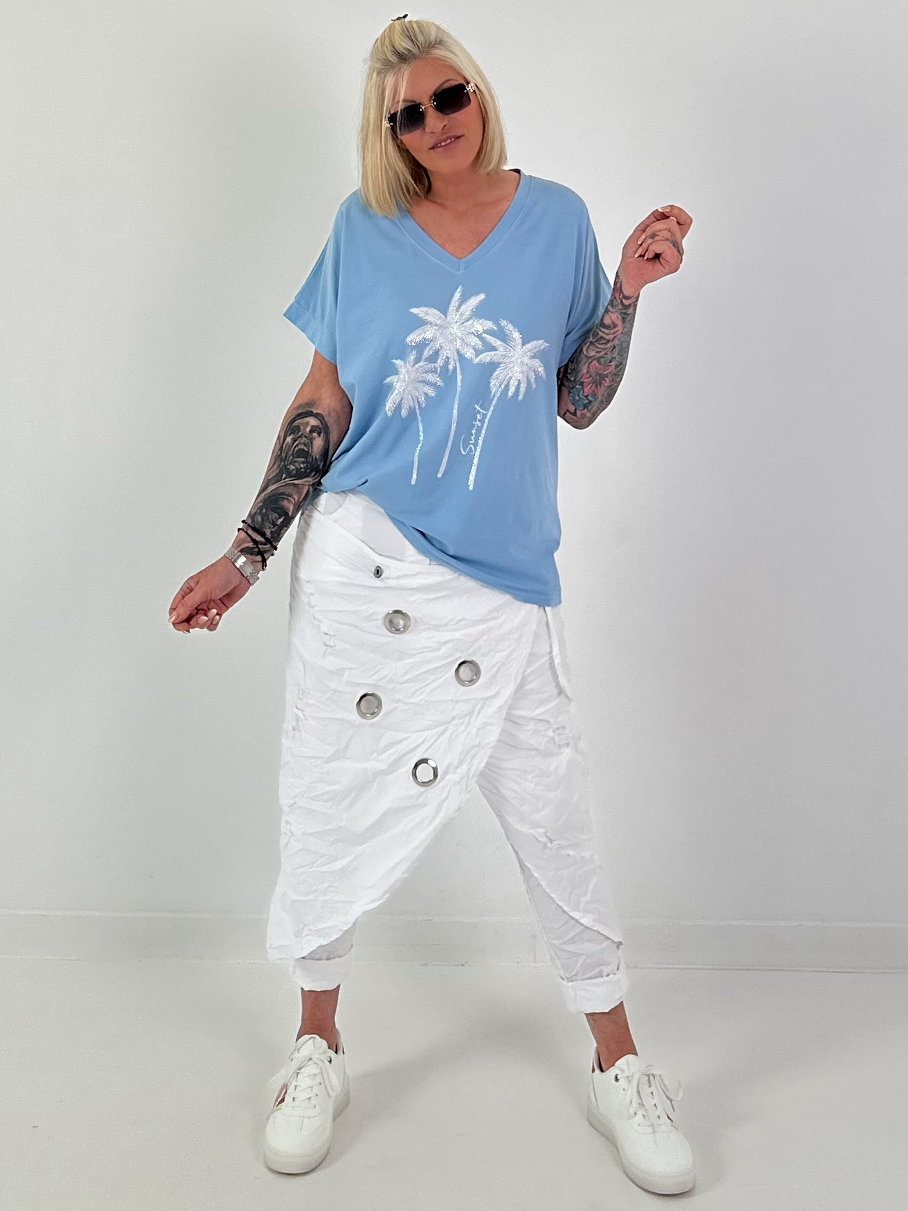 T-Shirt mit Glitzerpalmen - hellblau