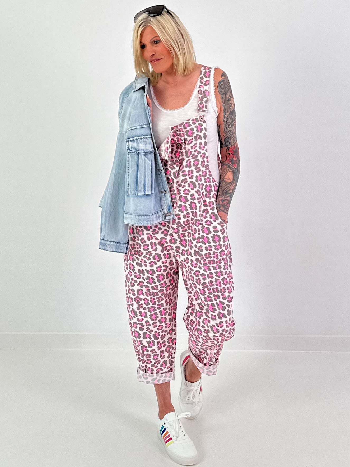 Latzhose Leo - neonpink-beige