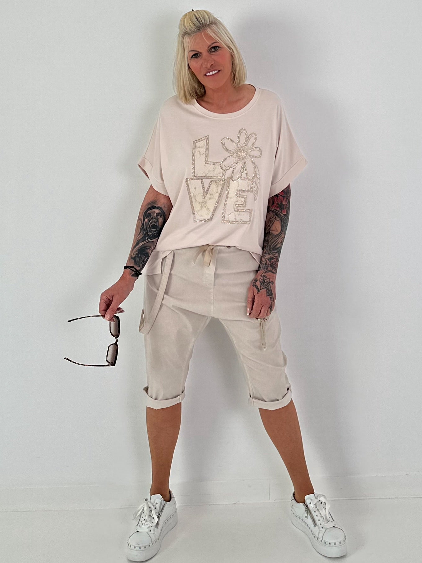 T-Shirt Love mit Strasssteinen - beige