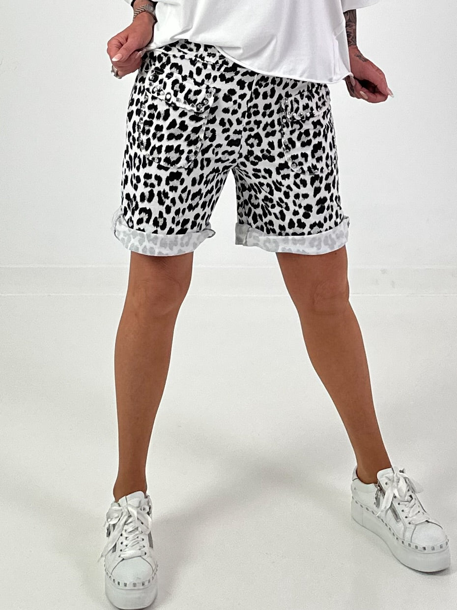 Sweat Short Leo mit Nieten - schwarz-weiss