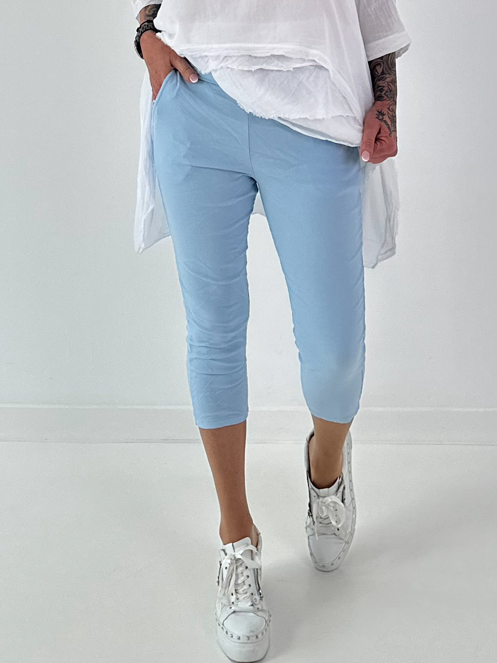 Capri Hose mit Bindeband - hellblau