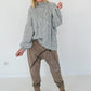 Kuschliger Strickpullover mit Zopfmuster - grau
