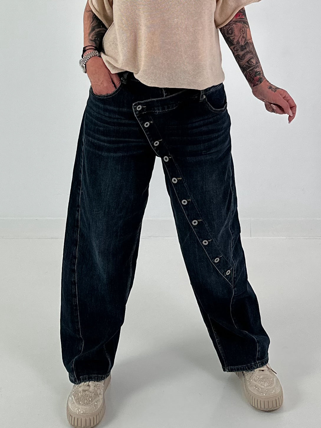 Jeans mit Knopfleiste quer - denim