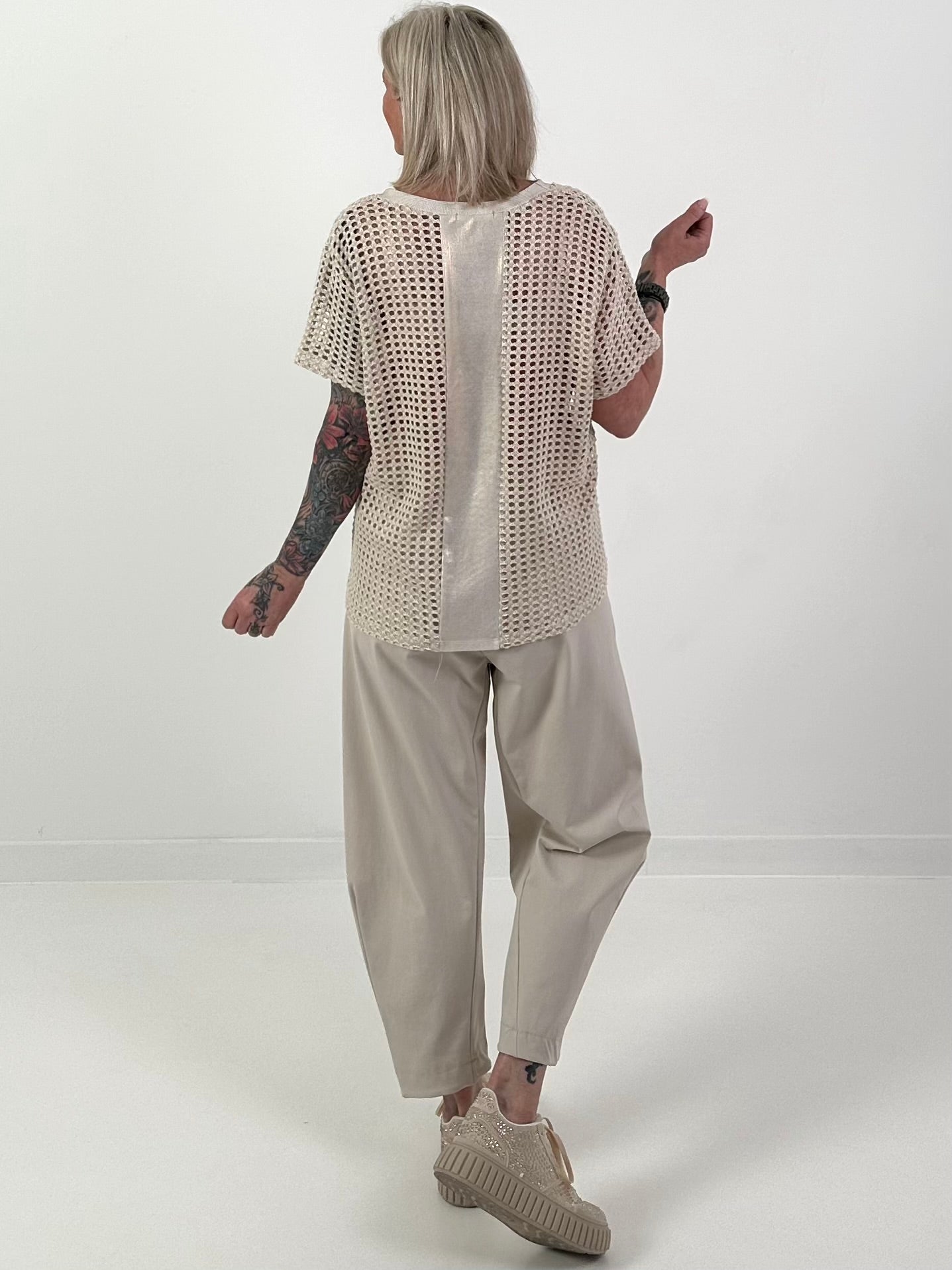 Häkelshirt mit V-Ausschnitt - beige