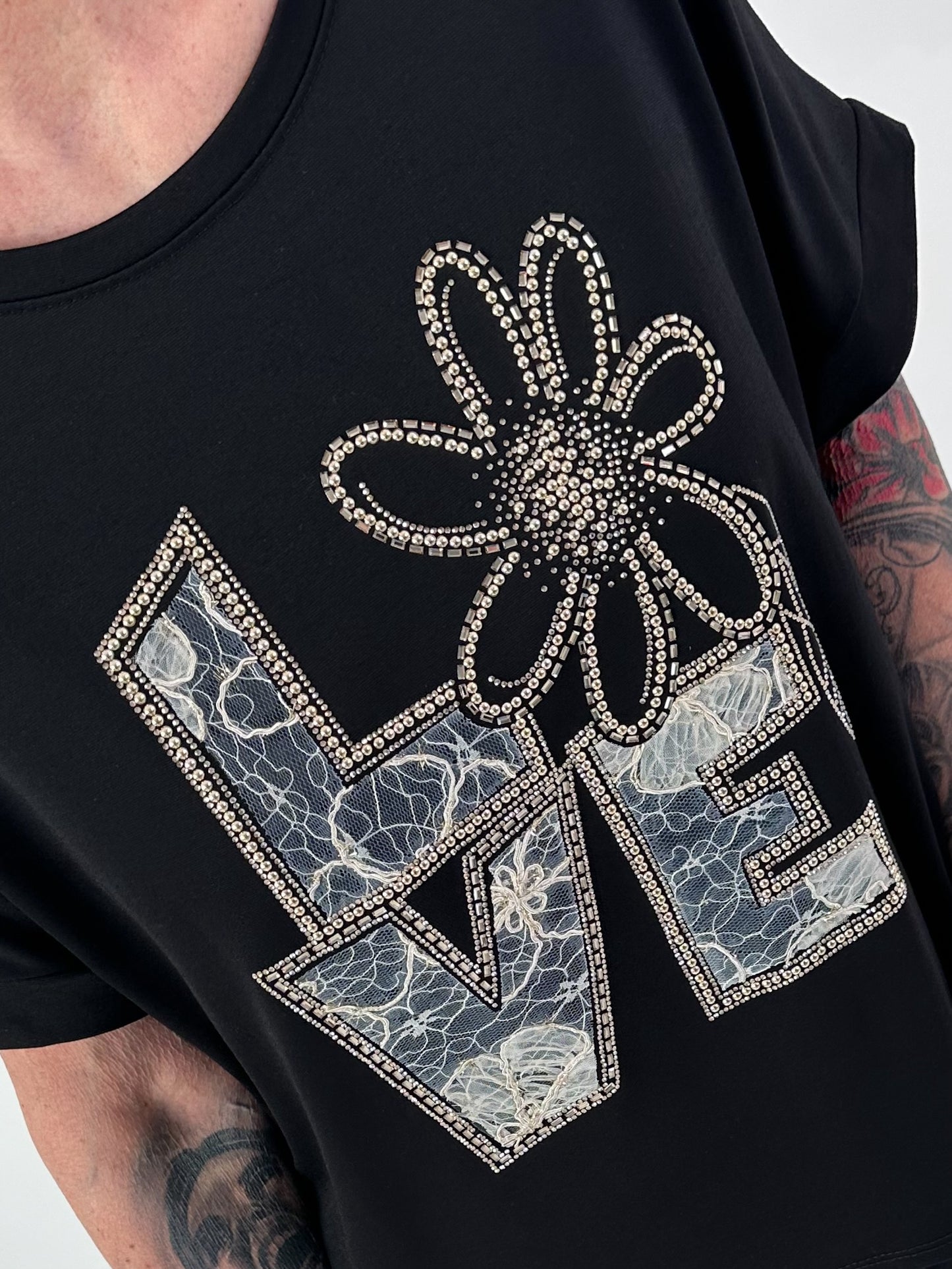 T-Shirt Love mit Strasssteinen - schwarz