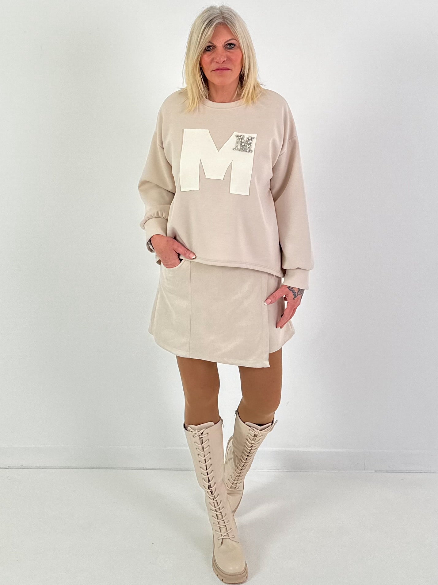 Sweatshirt model "Edition M" - beige