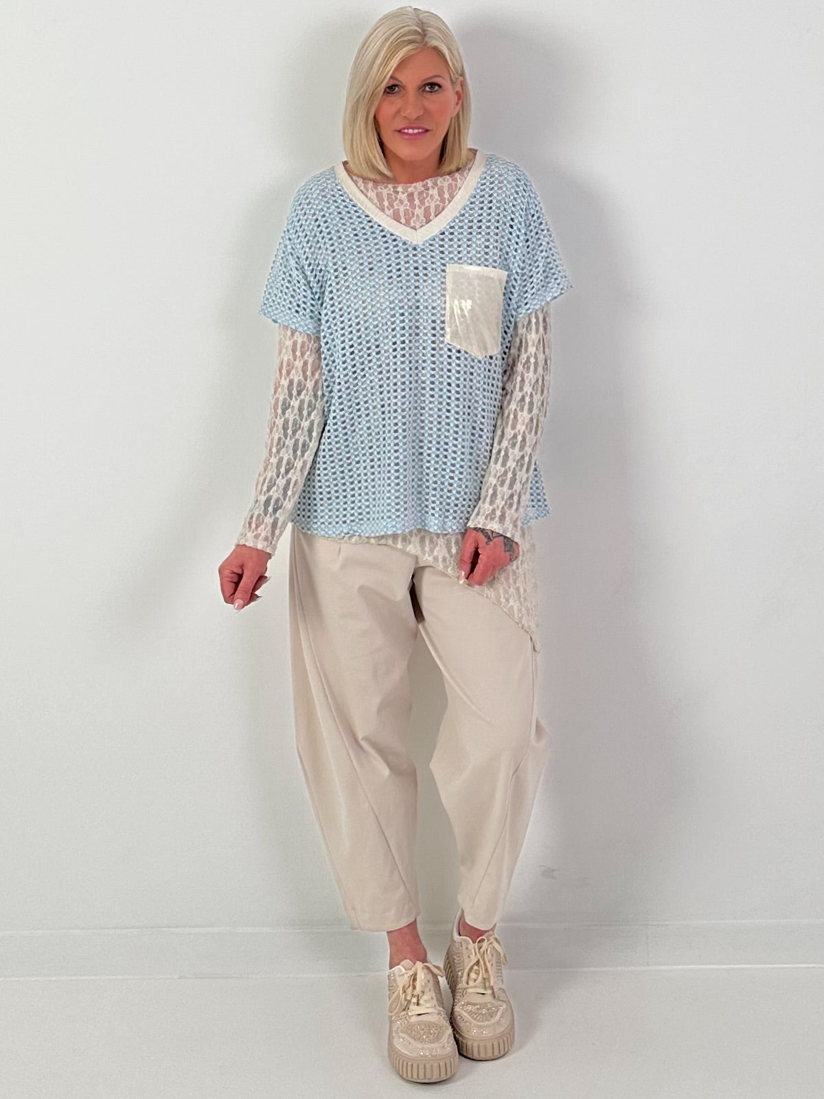 Häkelshirt mit V-Ausschnitt - hellblau