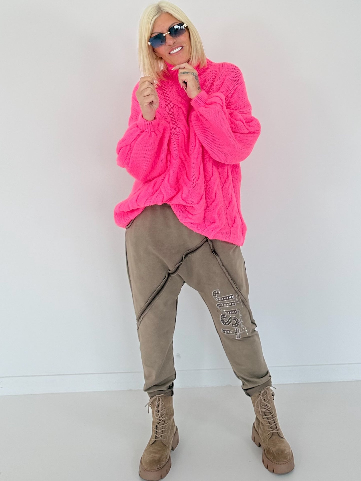 Kuschliger Strickpullover mit Zopfmuster - neonpink