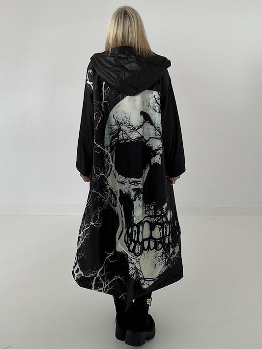 Edler Mantel mit Kapuze und großem Rückenprint Skull - schwarz - mehrfarbig