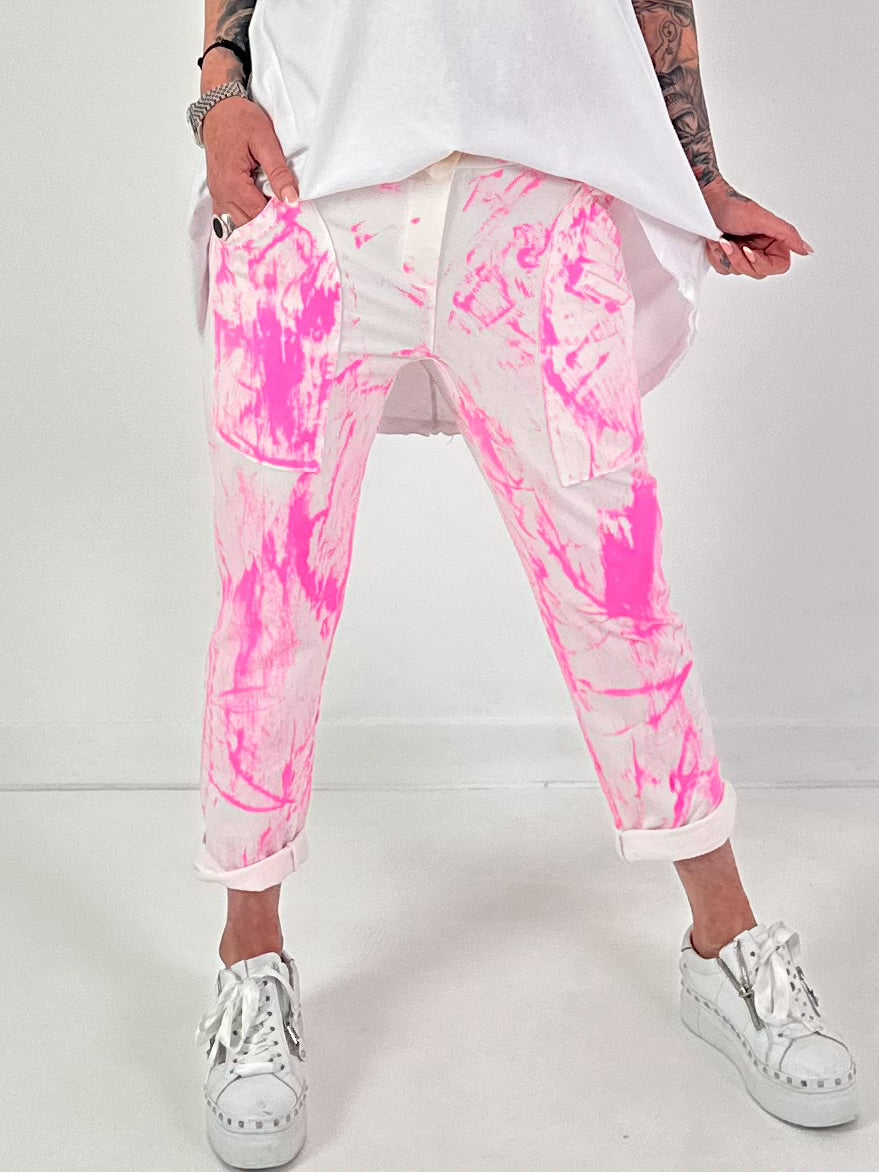 Batik-Hose mit tiefen Taschen - weiss-neonpink