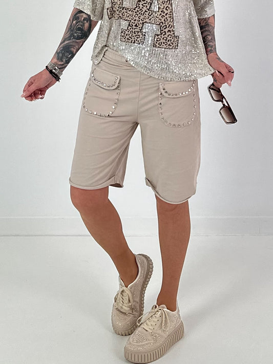 Sweat Short mit Nieten - beige ( lieferbar ab 04.05.26)