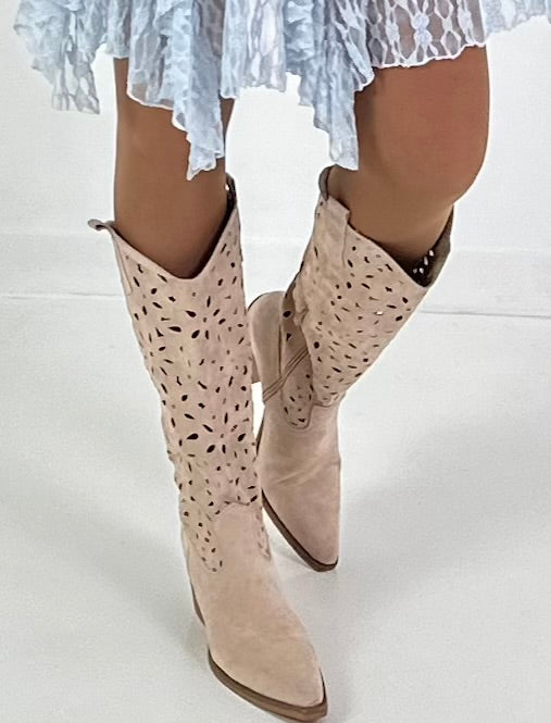 Boots with cut-out - beige