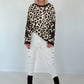 Sweatshirt mit All Over Leo-Print und trendigen Sternelementen - beige