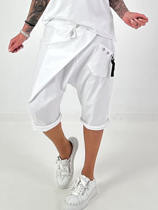 Korte baggy short met kleine oogjes - wit
