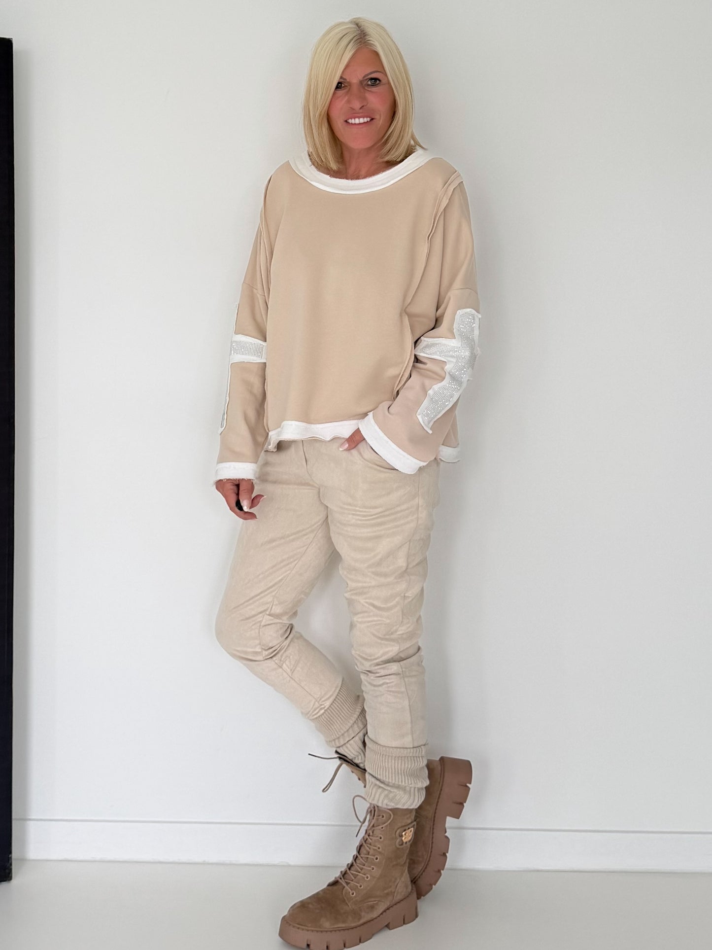 Oversized Sweater mit Strasskreuz - beige-ecru
