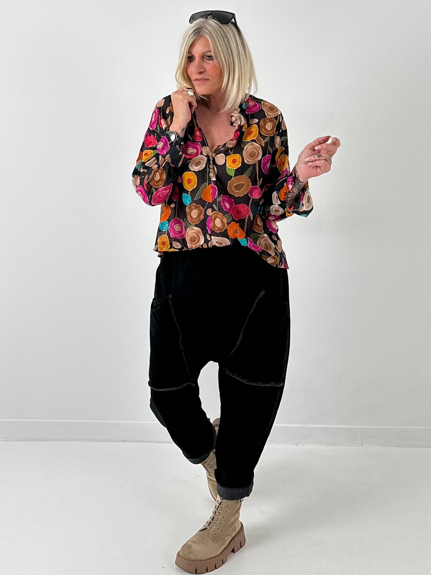 Tuniek model "Flower" - zwart-multicolor