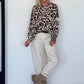 Sweater mit Allover-Leo-Print - beige-schwarz-mehrfarbig