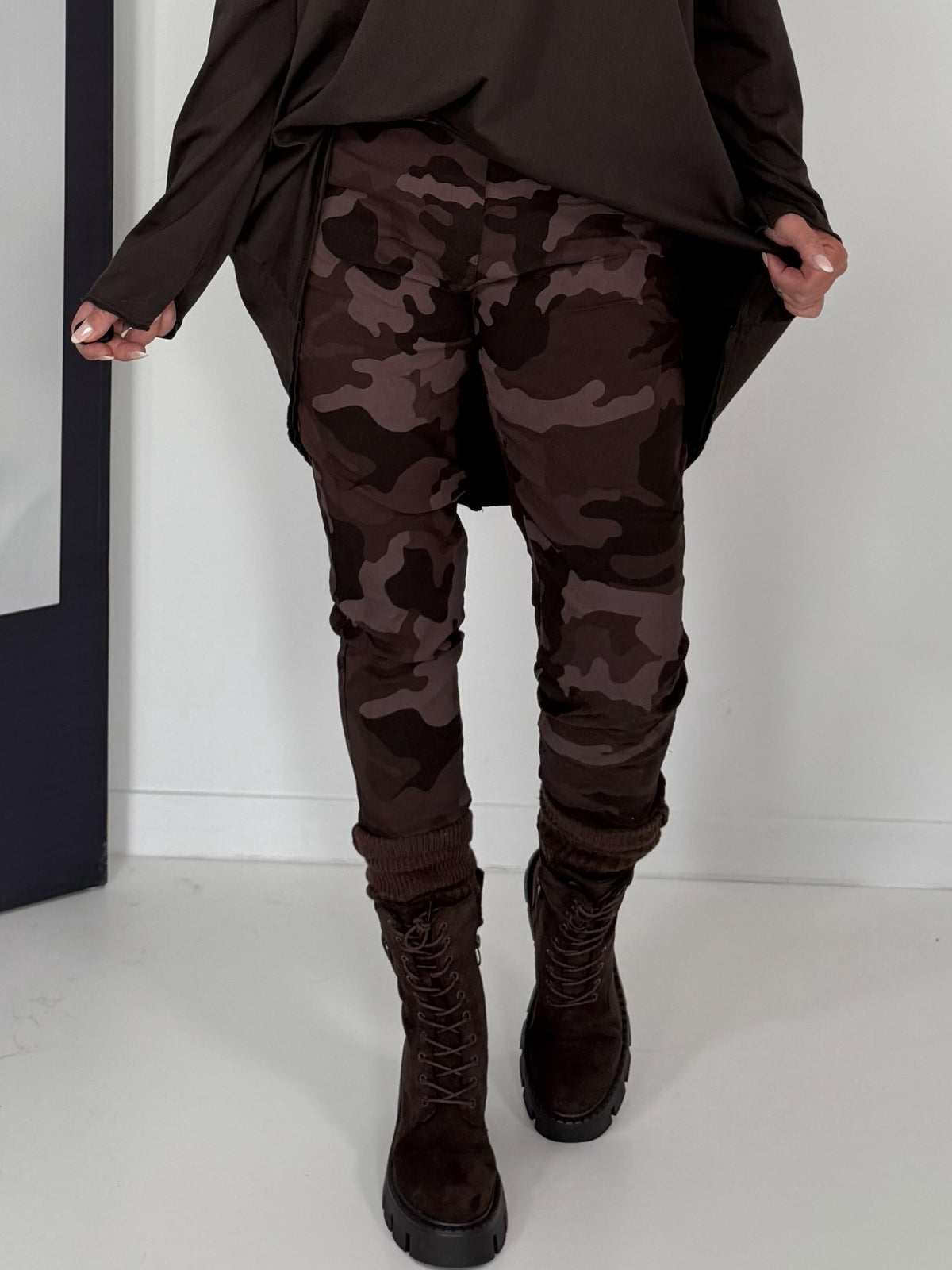 Hose mit elastischem Bund im Camouflage-Look - mokka-mehrfarbig