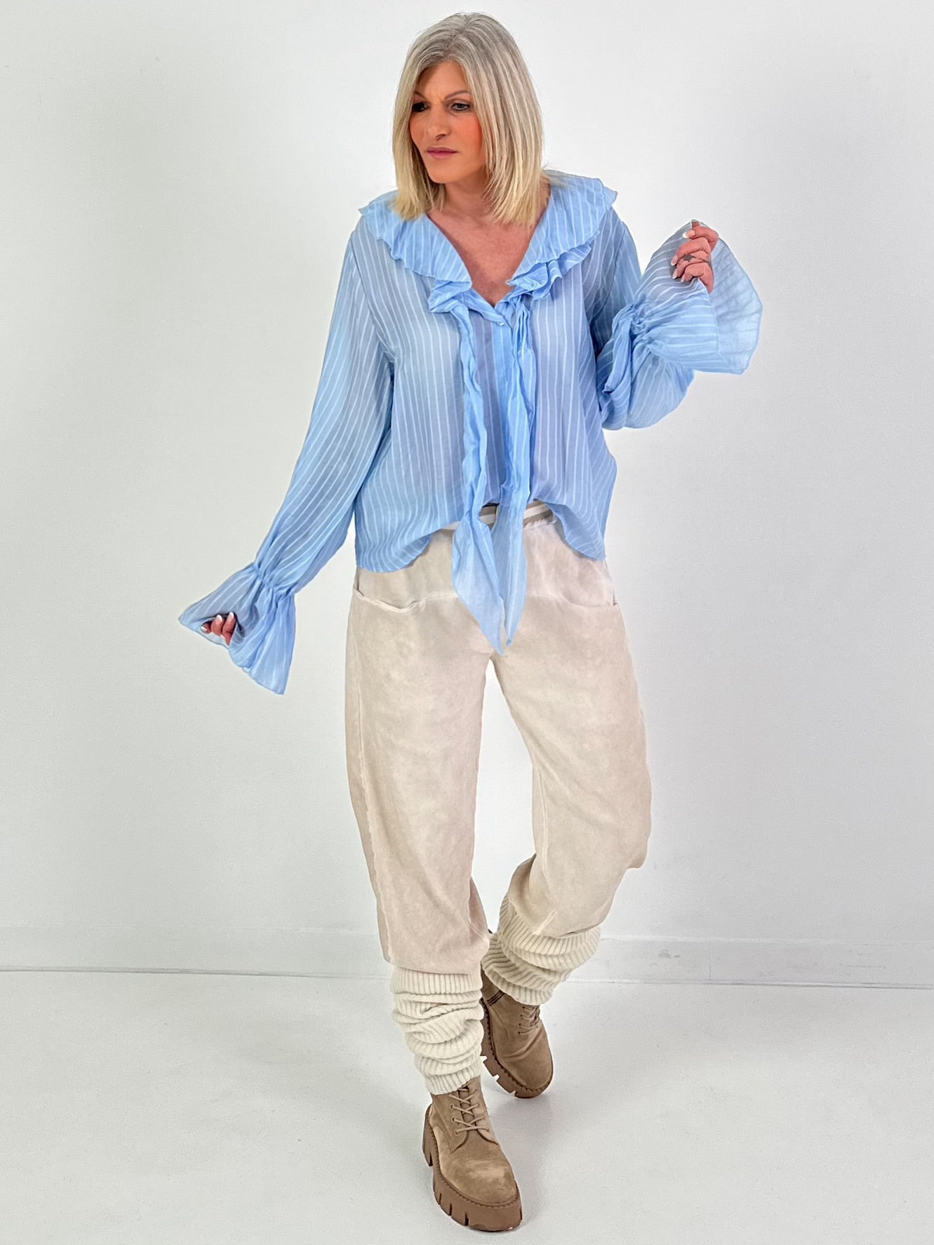Bluse mit Bindeschleife - hellblau