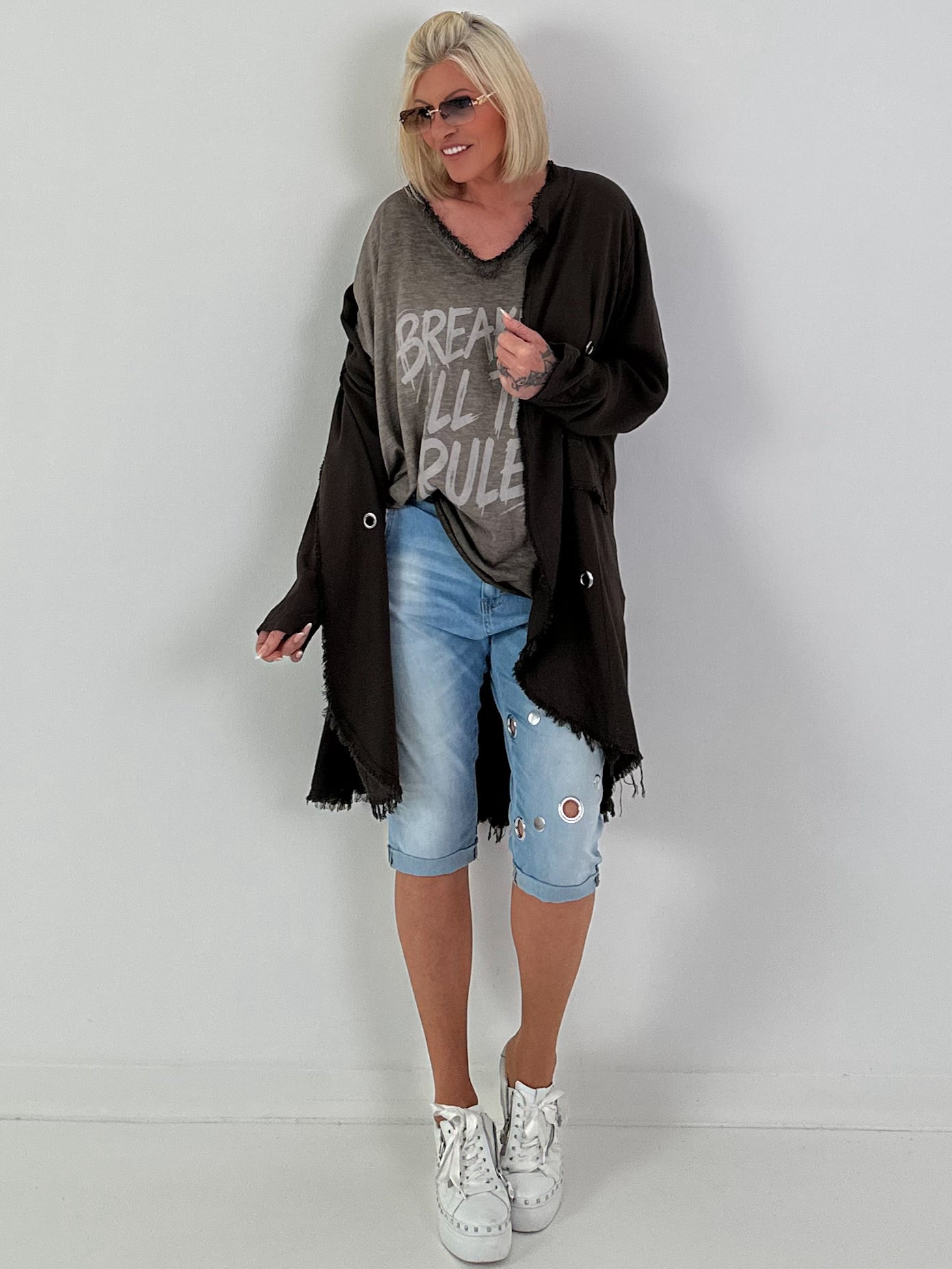 Oversized Shirt Breaking Rules - schoko