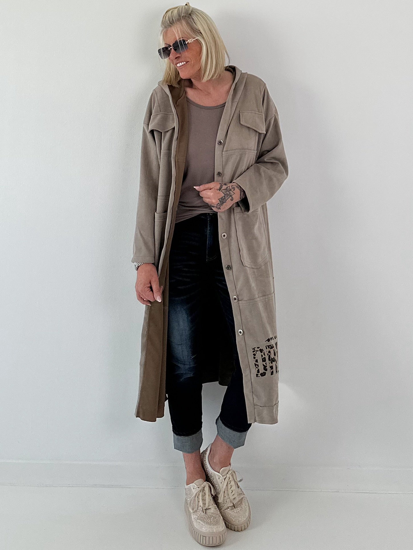Mantel mit Kapuze und Print -taupe