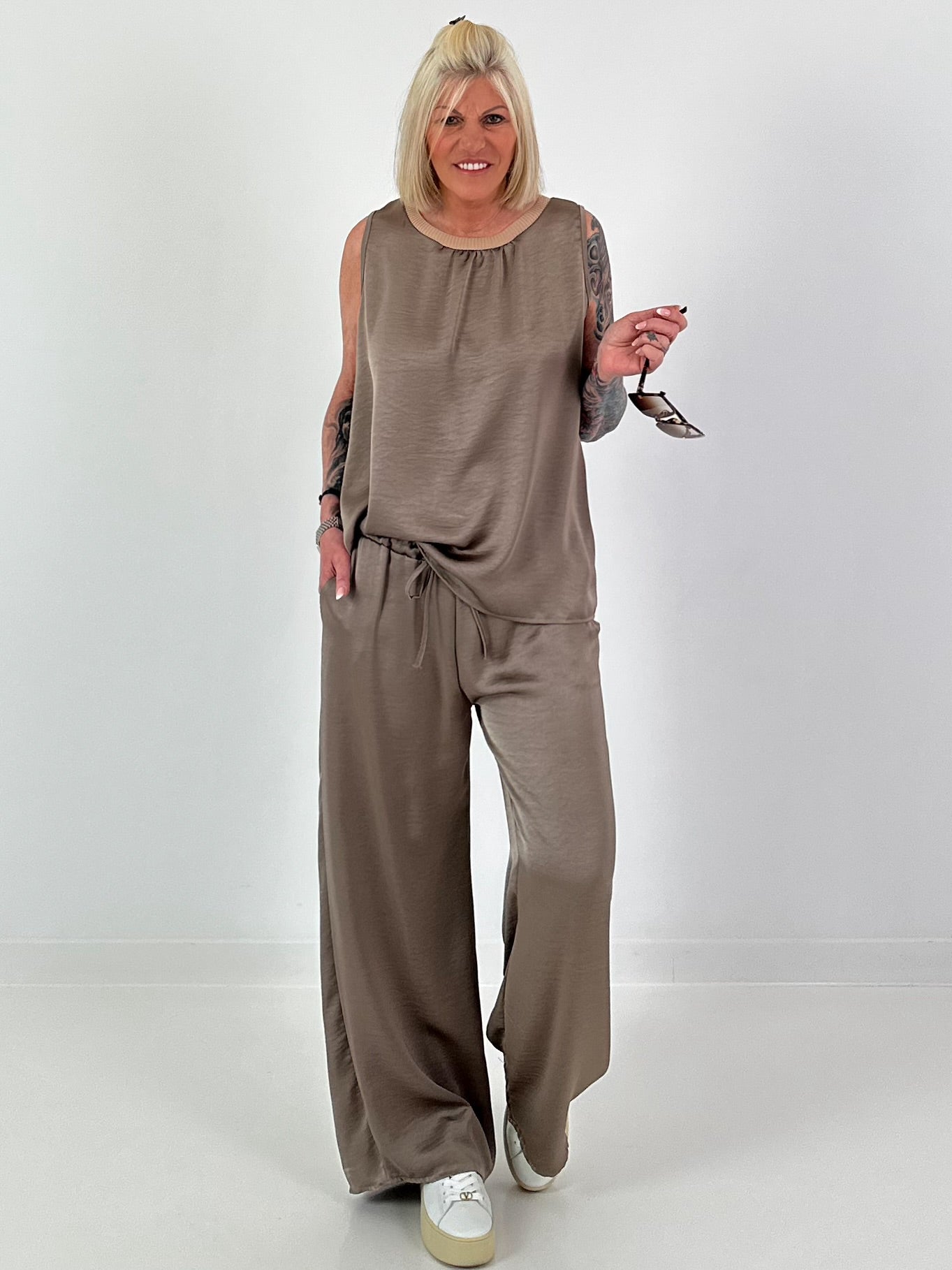 Two-piece set in satin look - taupe