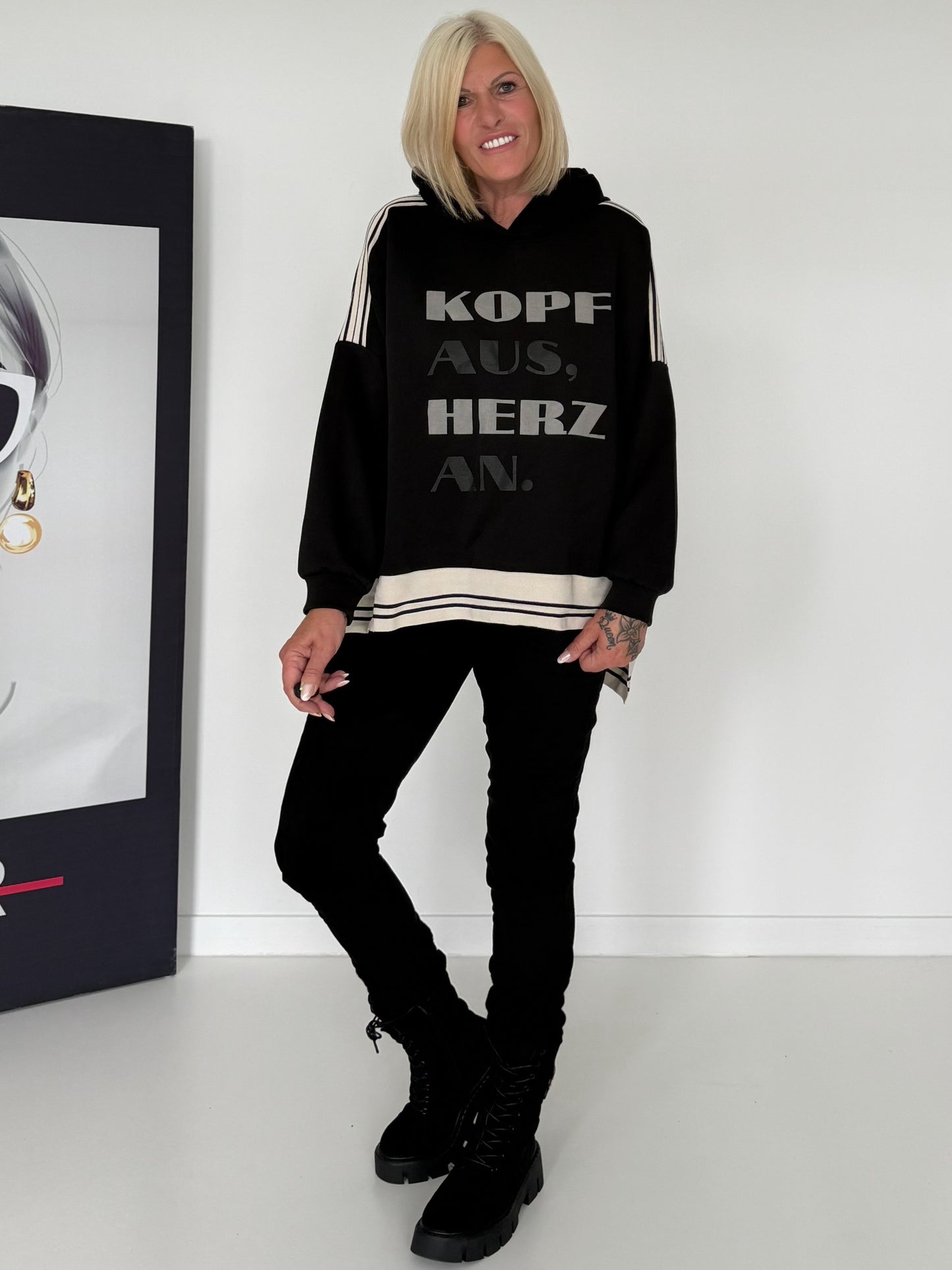 Oversized Hoodie Kopf Aus, Herz An! - schwarz