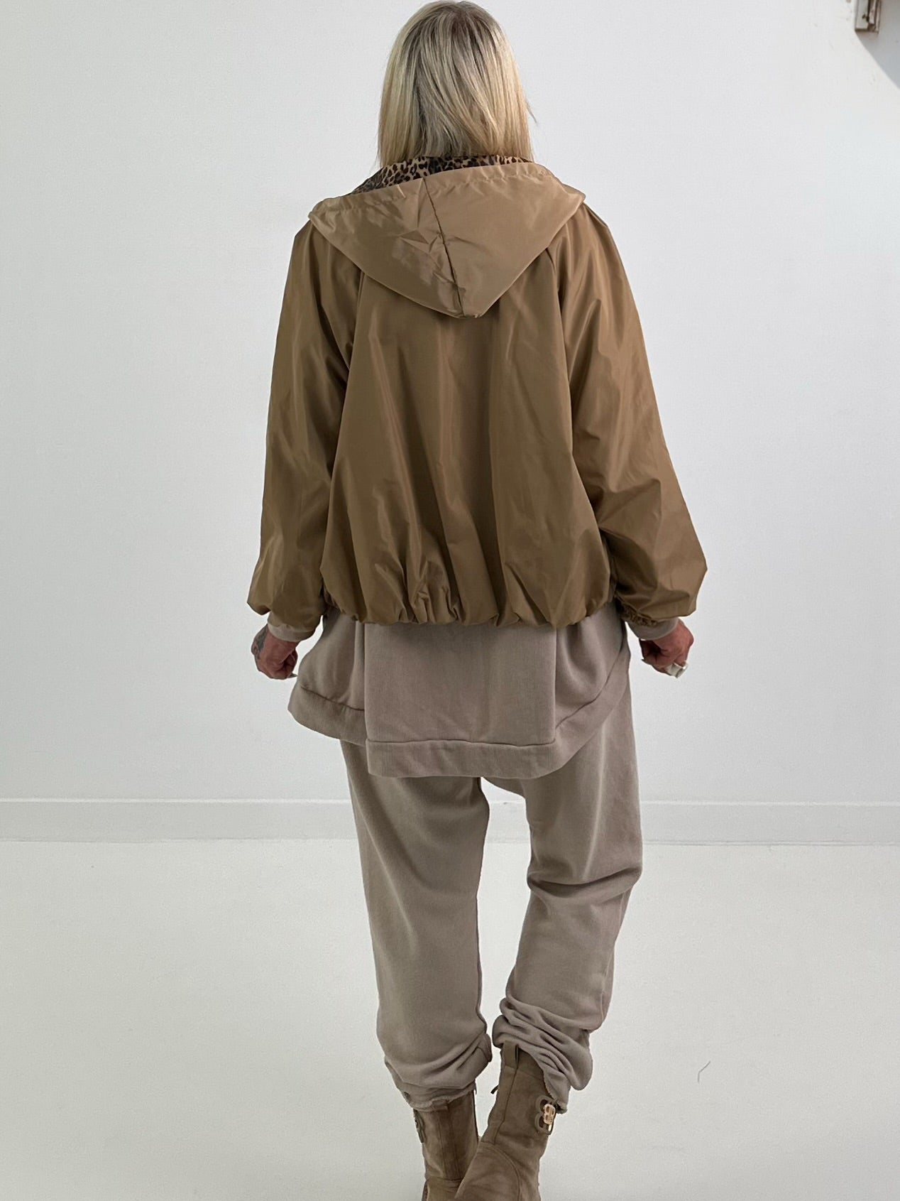 2 in 1 Jacke mit Leo-Print - camel