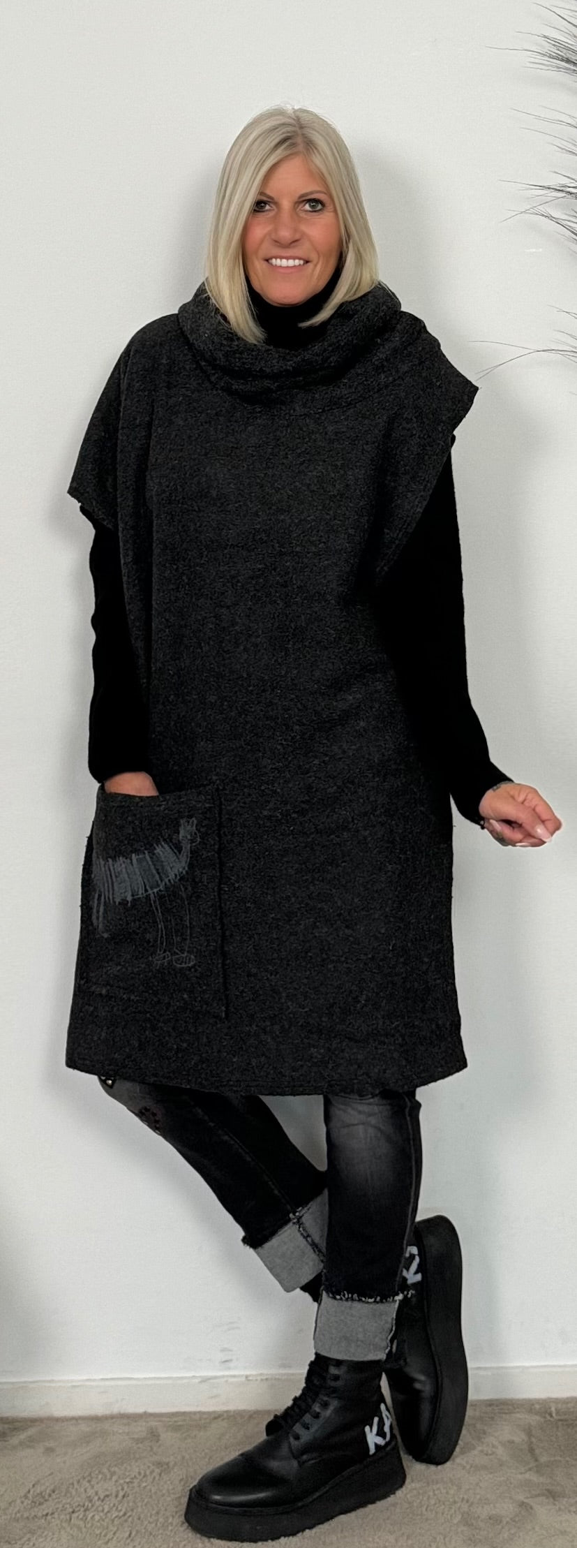 Poncho with large collar "Kara" - anthracite