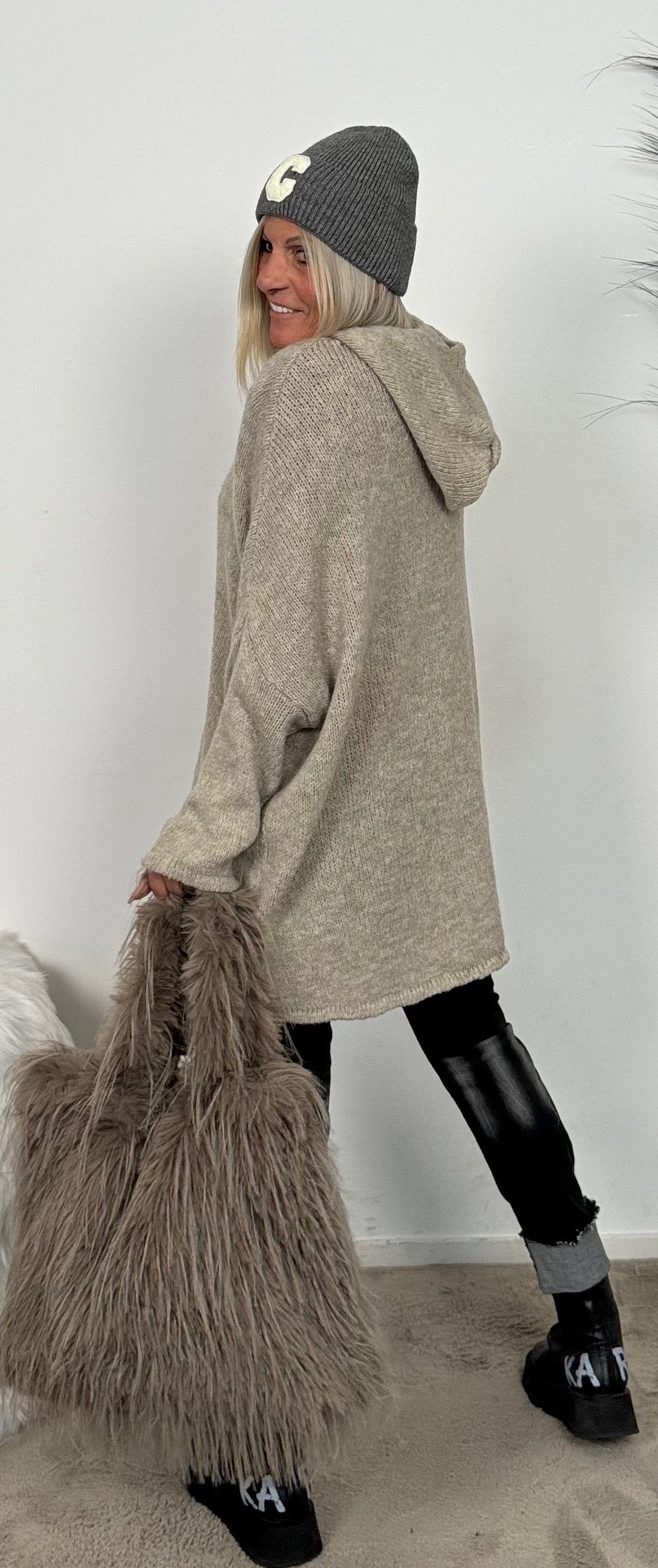 Oversized gebreide hoodie "Olivia" - taupe