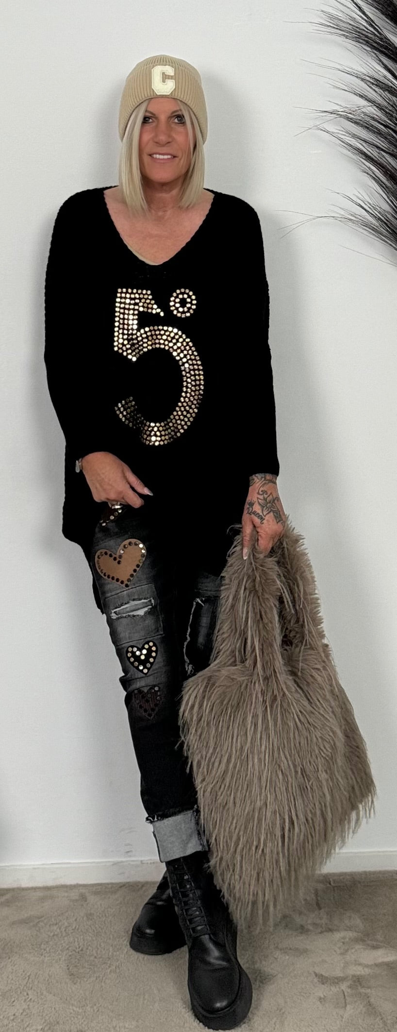 Oversized sweater "5" - black