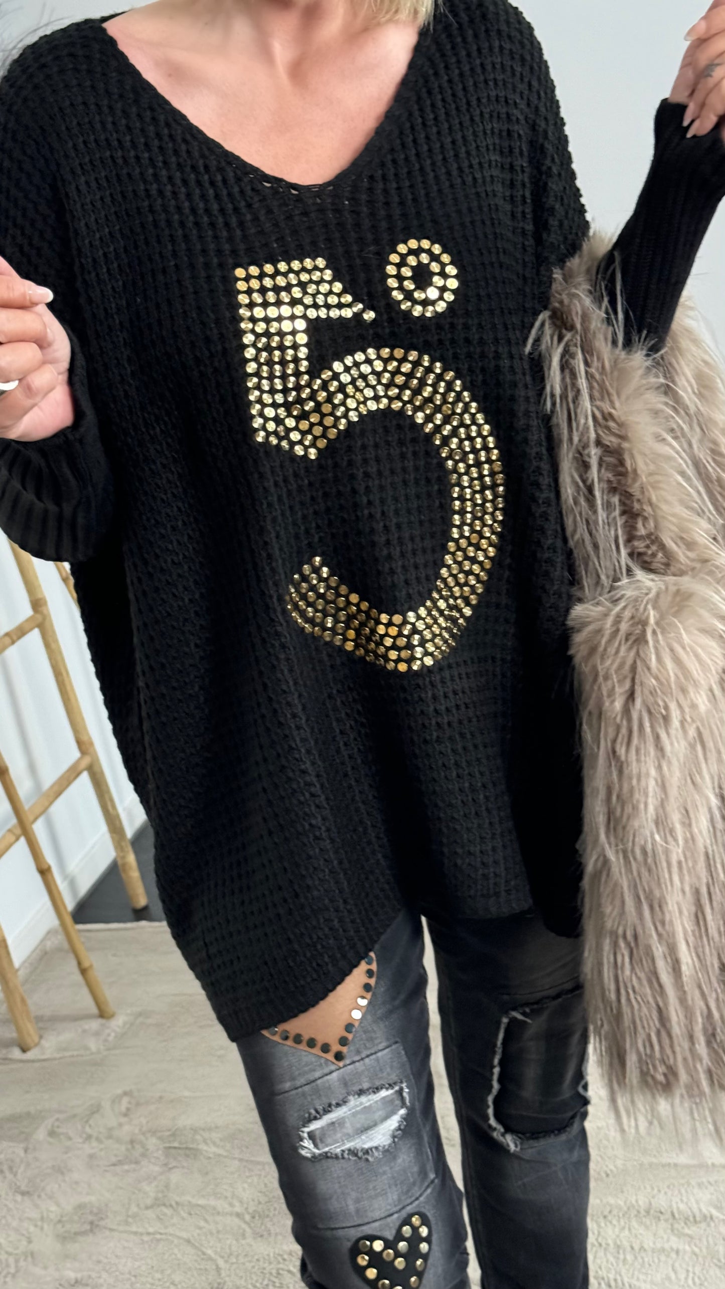 Oversized sweater "5" - black